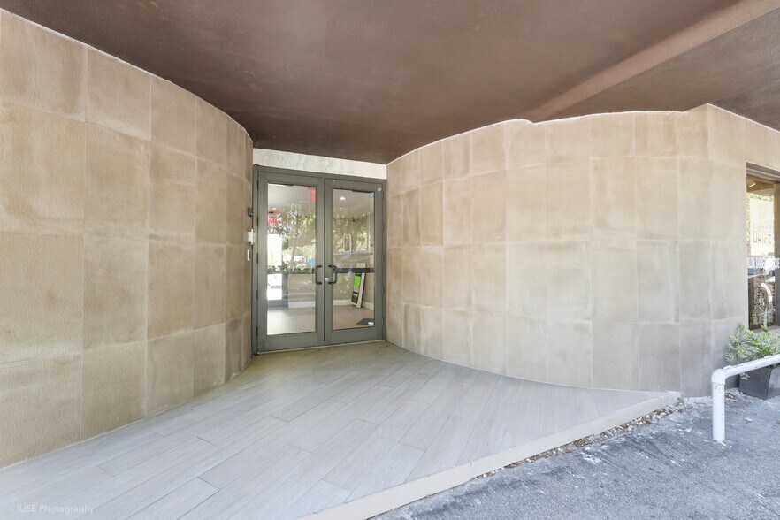 More Photos Of 1900 Coral Way, Miami Medical For Sale