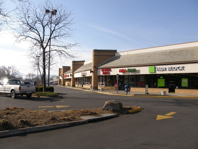 More Photos Of 141-161 Electric Rd, Salem Storefront For Lease