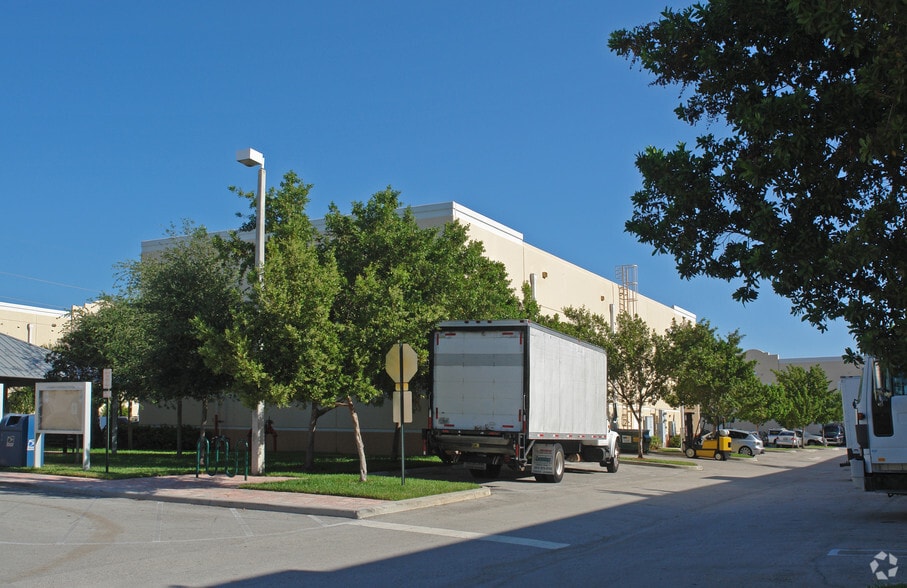 More Photos Of 601 N Congress Ave, Delray Beach Warehouse For Lease
