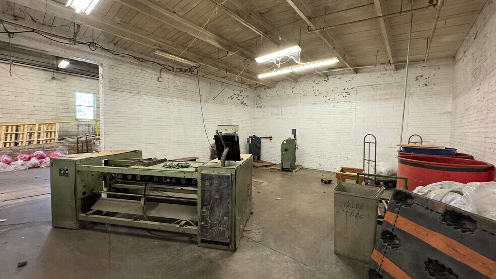 More Photos Of 240 S Main St, Nazareth Flex For Lease