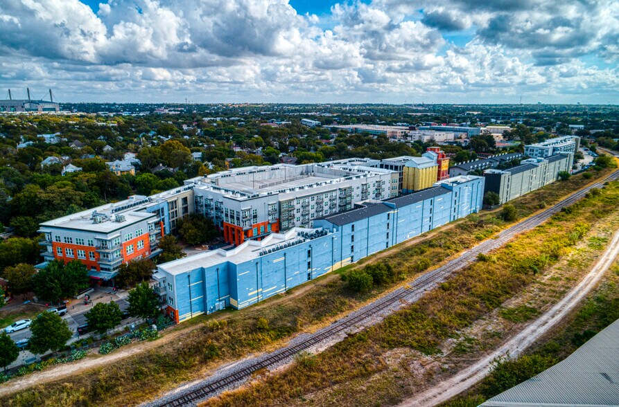 More Photos Of 423 Blue Star, San Antonio Apartments For Lease