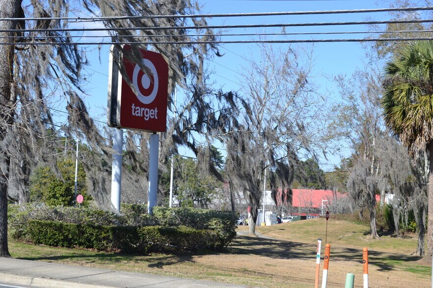 More Photos Of 2205 Apalachee Pky, Tallahassee Restaurant For Sale