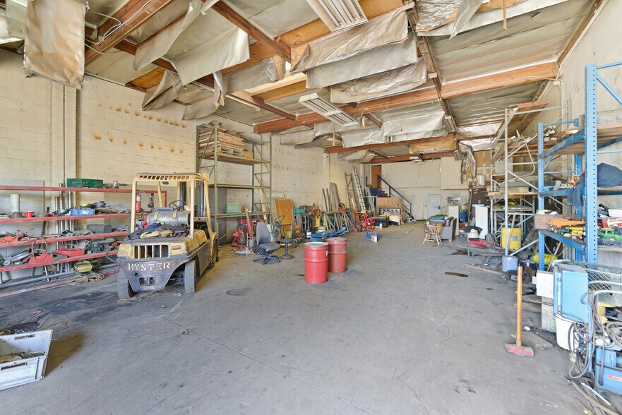 More Photos Of 159-161 N East End Ave, Pomona Warehouse For Sale