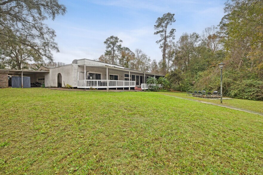 More Photos Of 8463 Beach Blvd, Jacksonville Freestanding For Lease