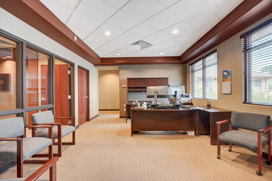 More Photos Of 3210 E Woodmen Rd, Colorado Springs Medical For Sale