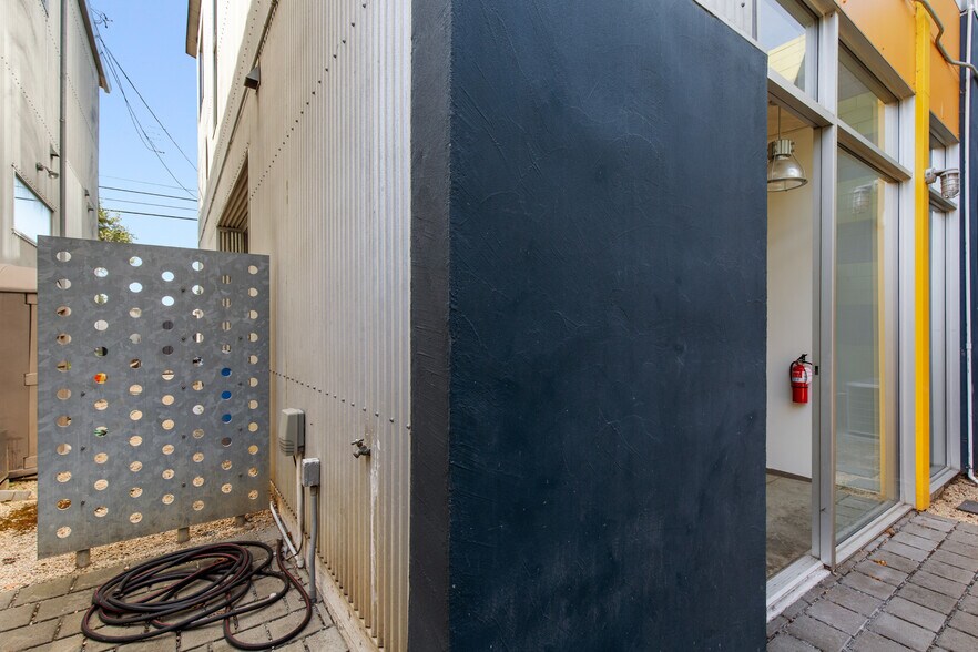 More Photos Of 755-757 Folger Ave, Berkeley Office For Sale