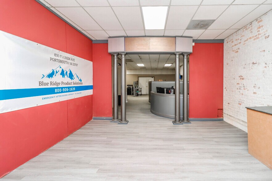 More Photos Of 827 Douglas Ave, Portsmouth Warehouse For Lease