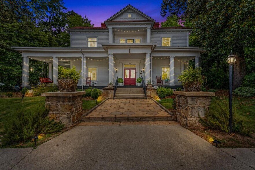 More Photos Of 252 Seavy St, Senoia Hospitality For Sale