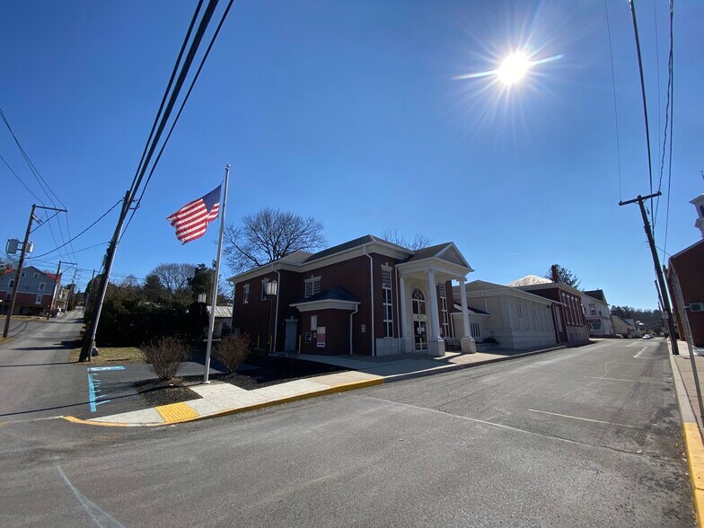 More Photos Of 3rd & Market Streets, Halifax Office Residential For Sale