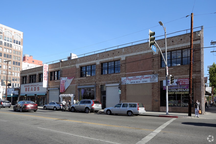 More Photos Of 417 E 8th St, Los Angeles Light Manufacturing For Lease