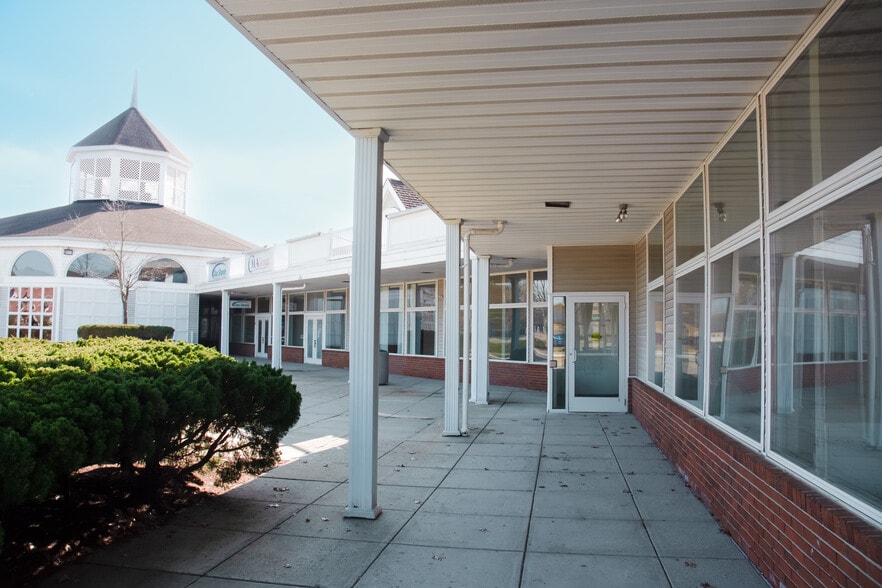 More Photos Of 1 Plaza Dr, Toms River General Retail For Lease