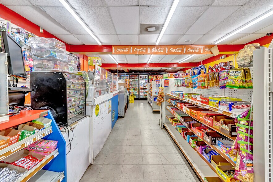 More Photos Of 902 Hamilton St, Somerset Convenience Store For Sale