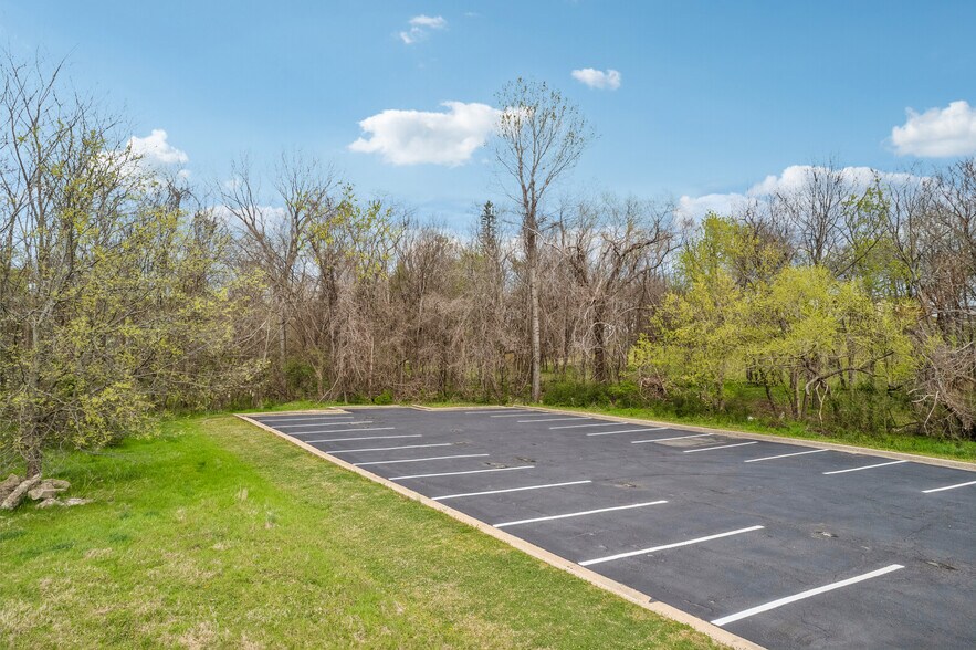 More Photos Of 2020 Holly Rd, Claremore Office For Sale