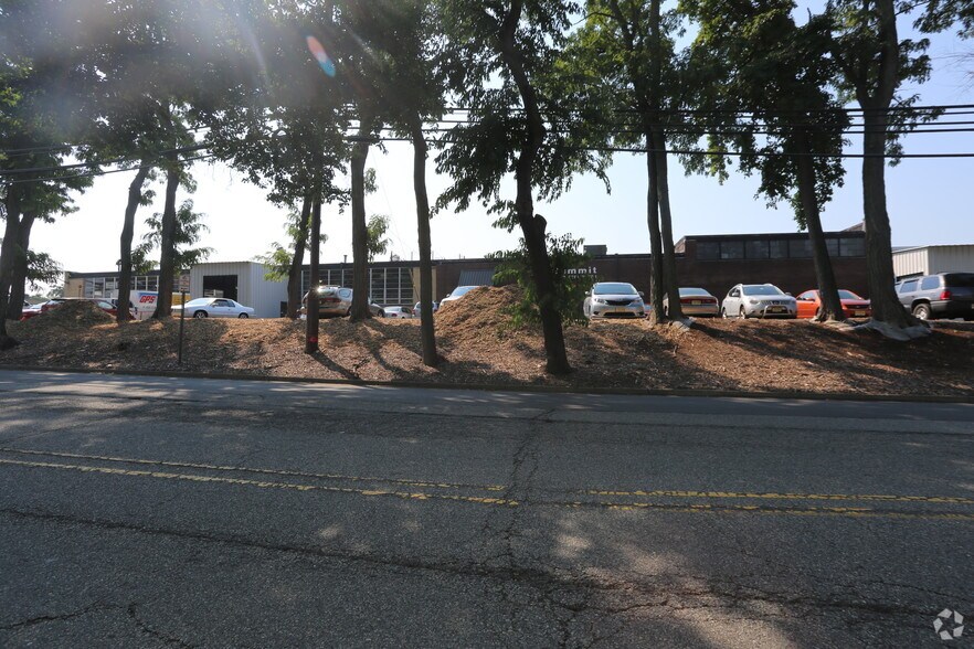 More Photos Of 1110 Springfield Rd, Union Township Warehouse For Lease