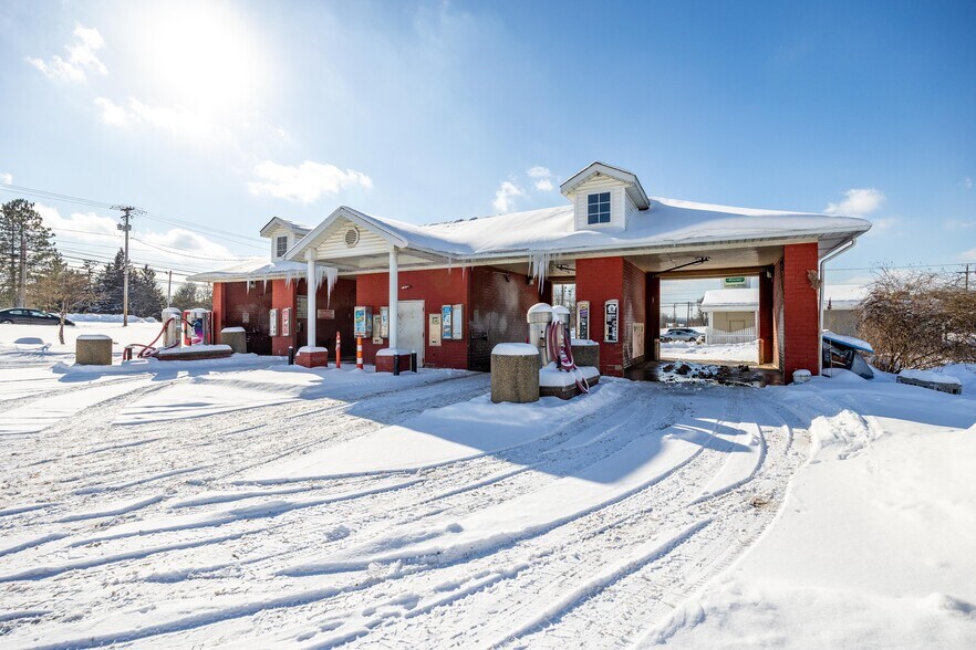 More Photos Of 247 W Aurora Rd, Northfield Carwash For Sale