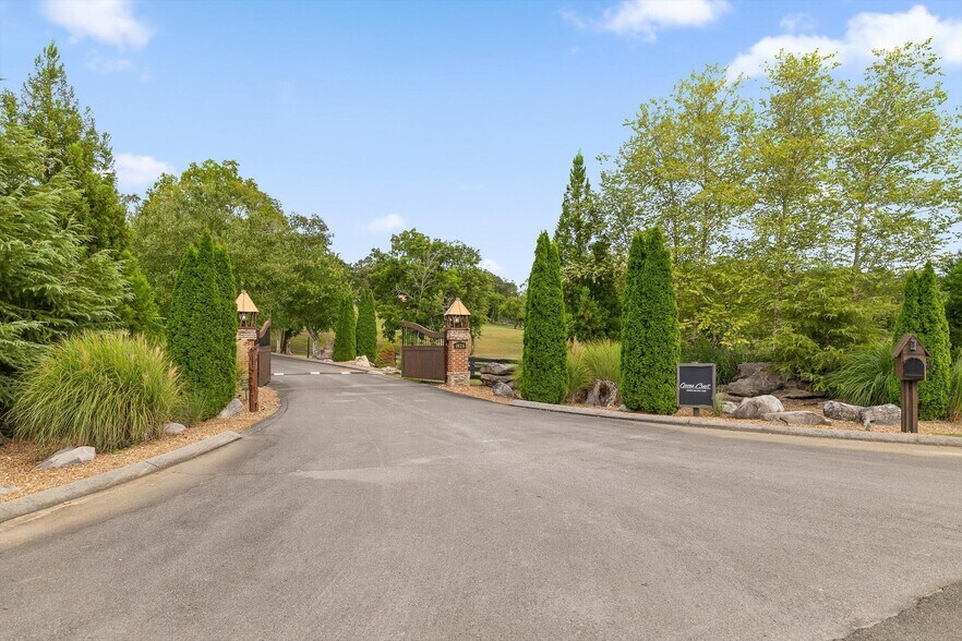 More Photos Of 1020 Thomas Rd, Benton Multifamily For Sale