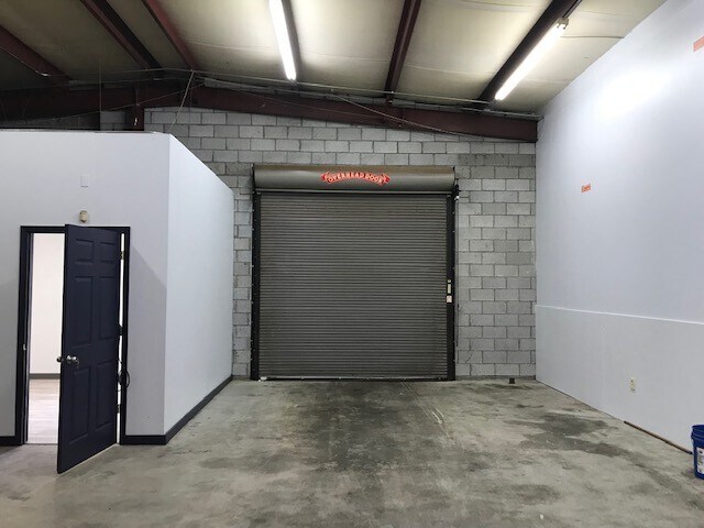 More Photos Of 90 Grayson Industrial Pky, Grayson Warehouse For Lease