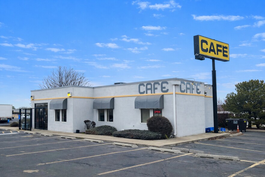 More Photos Of 101 NW Front St, Boardman Restaurant For Sale