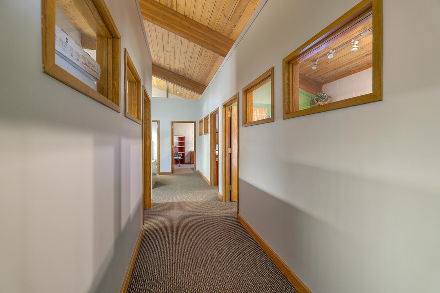 More Photos Of 8880 Ballentine St, Overland Park Office For Sale