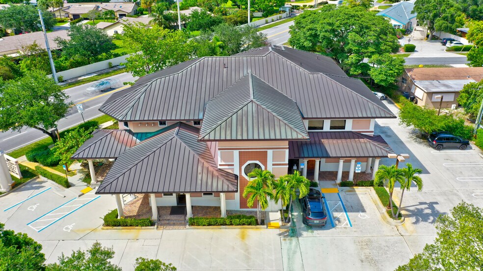 More Photos Of 2314 Seacrest Blvd, Boynton Beach Medical For Lease