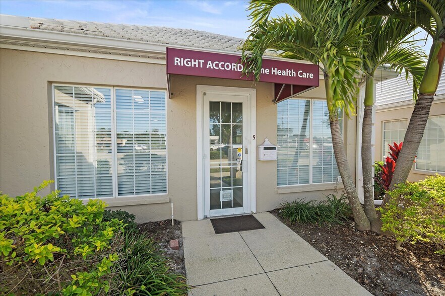 More Photos Of 3900 Clark Rd, Sarasota Medical For Sale