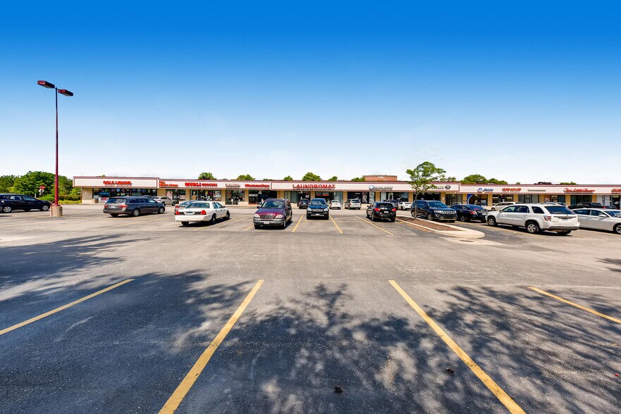 More Photos Of 606-660 E Golf Rd, Arlington Heights Unknown For Lease