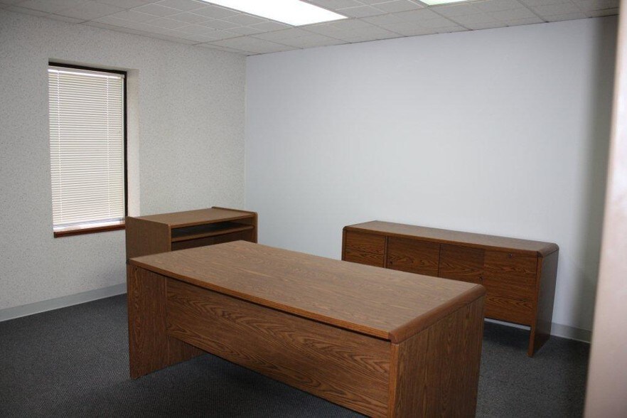More Photos Of 13720 E 42nd Ter, Independence Office For Lease