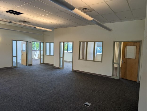 More Photos Of 1200 N Curtis Rd, Boise Warehouse For Lease