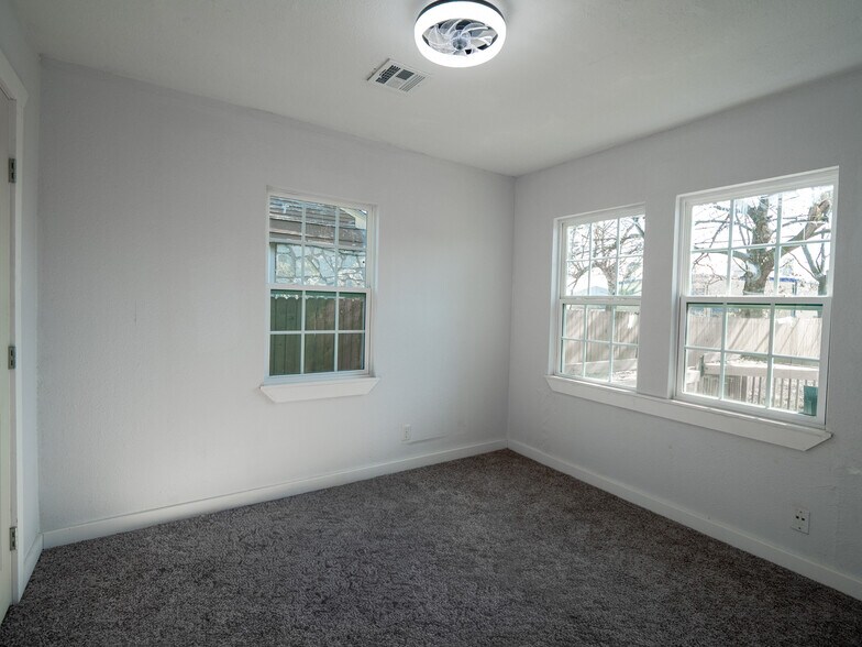More Photos Of 420 W Johnson St, Norman Multifamily For Sale