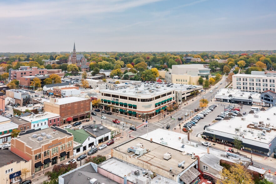 More Photos Of 47 E Chicago Ave, Naperville General Retail For Lease