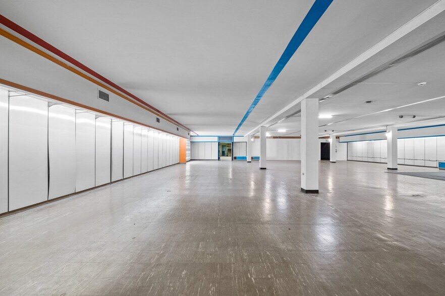 More Photos Of 111 S Main St, Salisbury Office For Sale