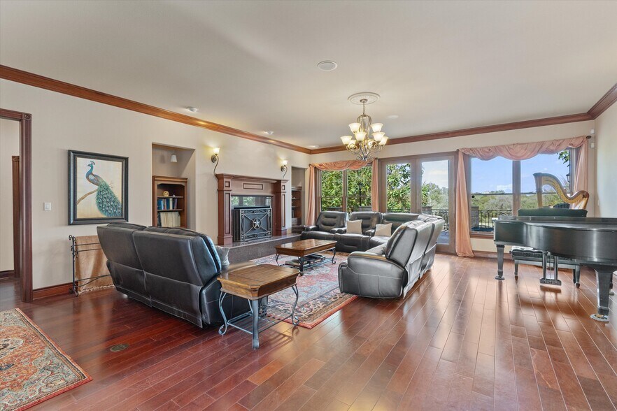 More Photos Of 1092 FM 3000, Elgin Specialty For Sale