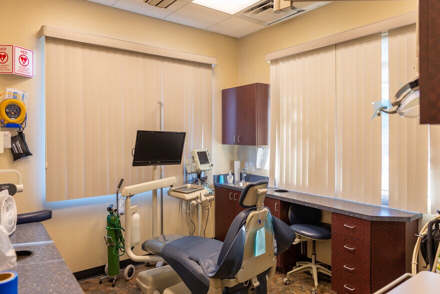 More Photos Of 4354-4358 W Cheyenne Ave, North Las Vegas Freestanding For Lease