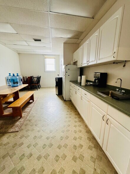 More Photos Of 36 Dr Foote Rd, Colchester Flex For Sale