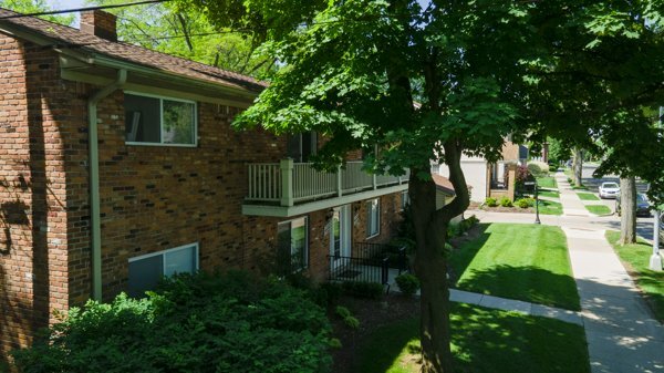 More Photos Of 516 Neff Ln, Grosse Pointe Apartments For Sale