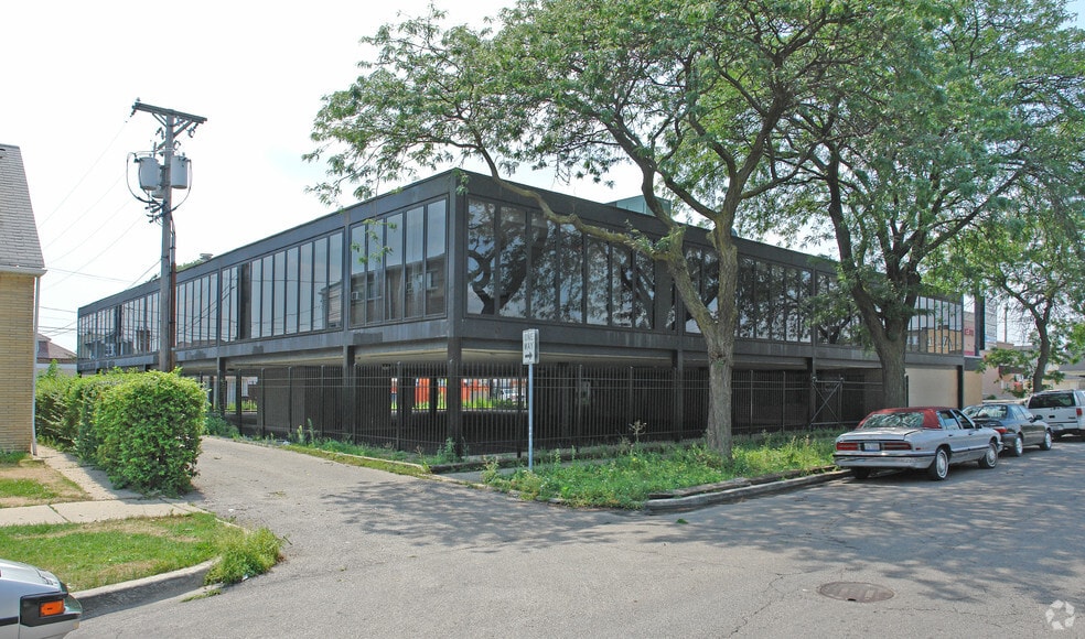 More Photos Of 2715 N Central Ave, Chicago Medical For Sale