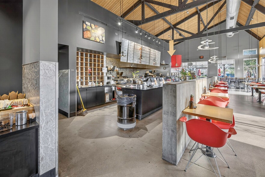 More Photos Of 100 W Troutman Pky, Fort Collins Restaurant For Lease