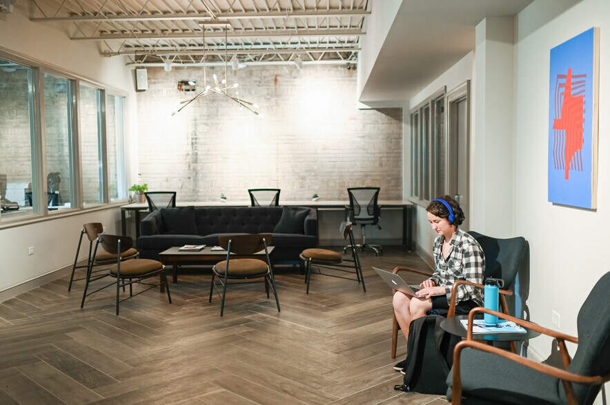 More Photos Of 300 E Main St, Charlottesville Coworking Space