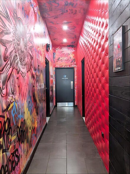 More Photos Of 100 Sandhill Dr, Middletown General Retail For Sale