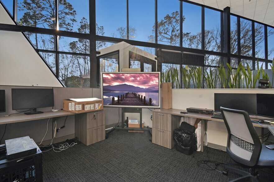 More Photos Of 10393 Fortune Pky, Jacksonville Office For Sale