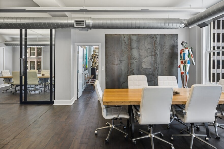 More Photos Of 33 W Jackson Blvd, Chicago Loft Creative Space For Sale