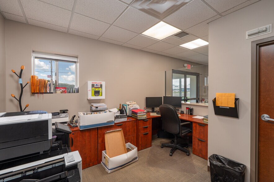 More Photos Of 2050 Reiser Ave SE, New Philadelphia Warehouse For Sale
