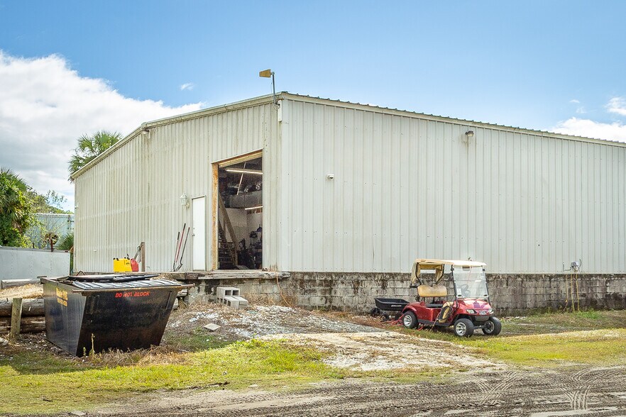 More Photos Of 631 W Us-98, Apalachicola General Retail For Sale