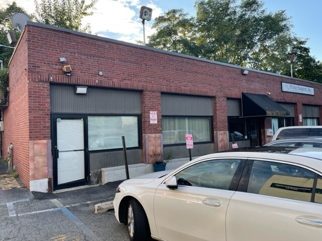 More Photos Of 2071 Clove Rd, Staten Island General Retail For Lease