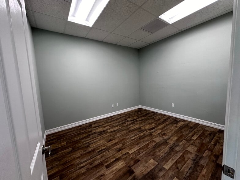 More Photos Of 3845 Beck Blvd, Naples Office Residential For Lease