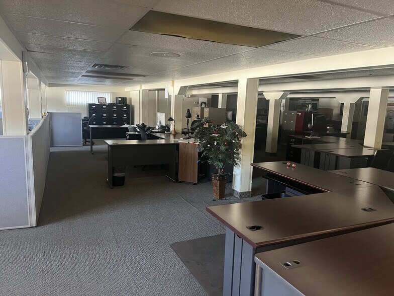 More Photos Of 24 Water St, Palmer Warehouse For Sale