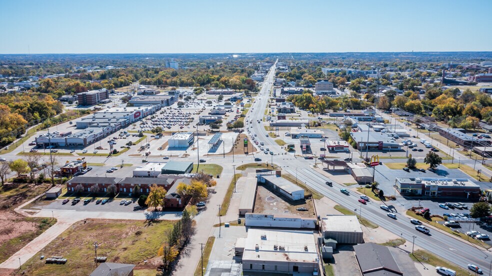 More Photos Of 800 N Main St, Stillwater Office For Sale