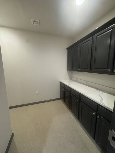 More Photos Of 7005 N Robinson Ave, Oklahoma City Office For Sale