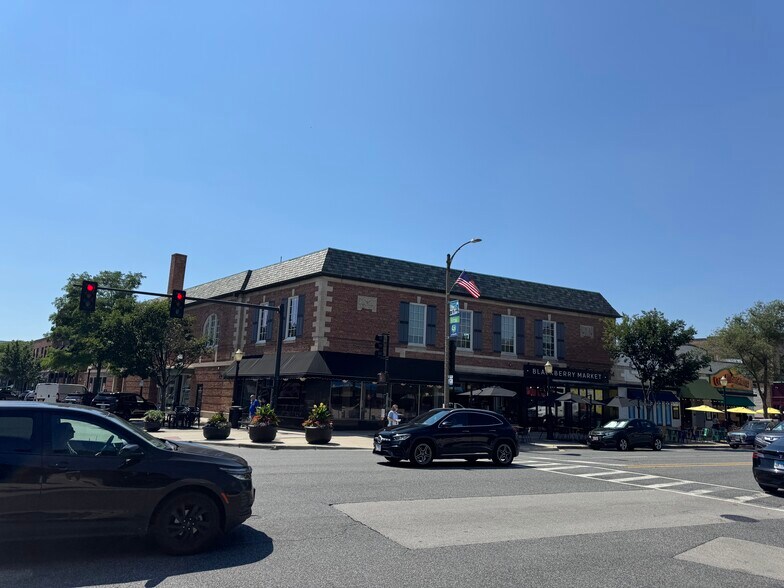 More Photos Of 1 W Harris Ave, La Grange Office For Lease