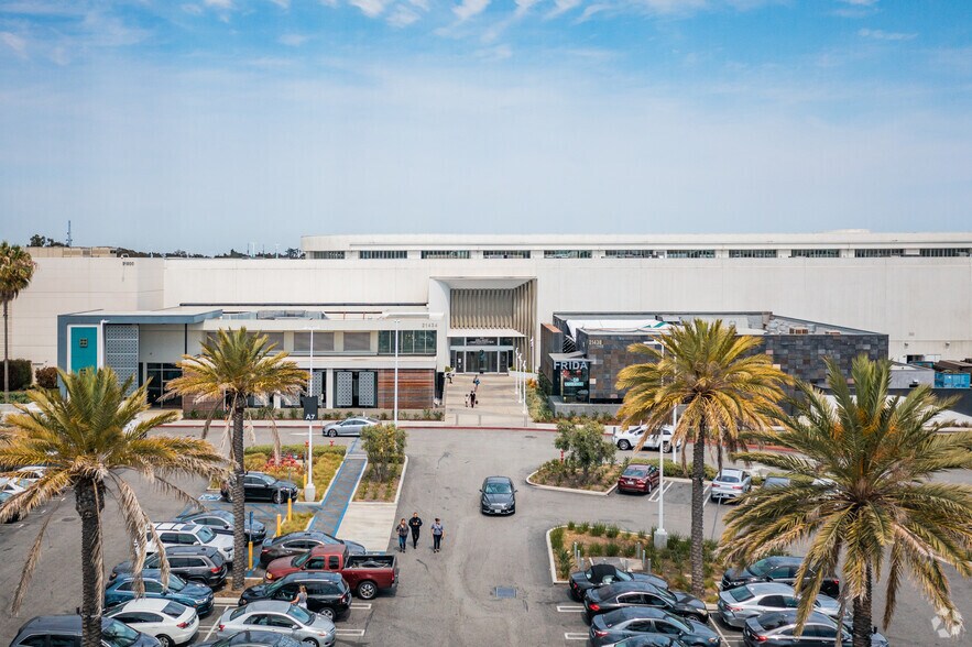 More Photos Of 21712 Hawthorne Blvd, Torrance General Retail For Lease